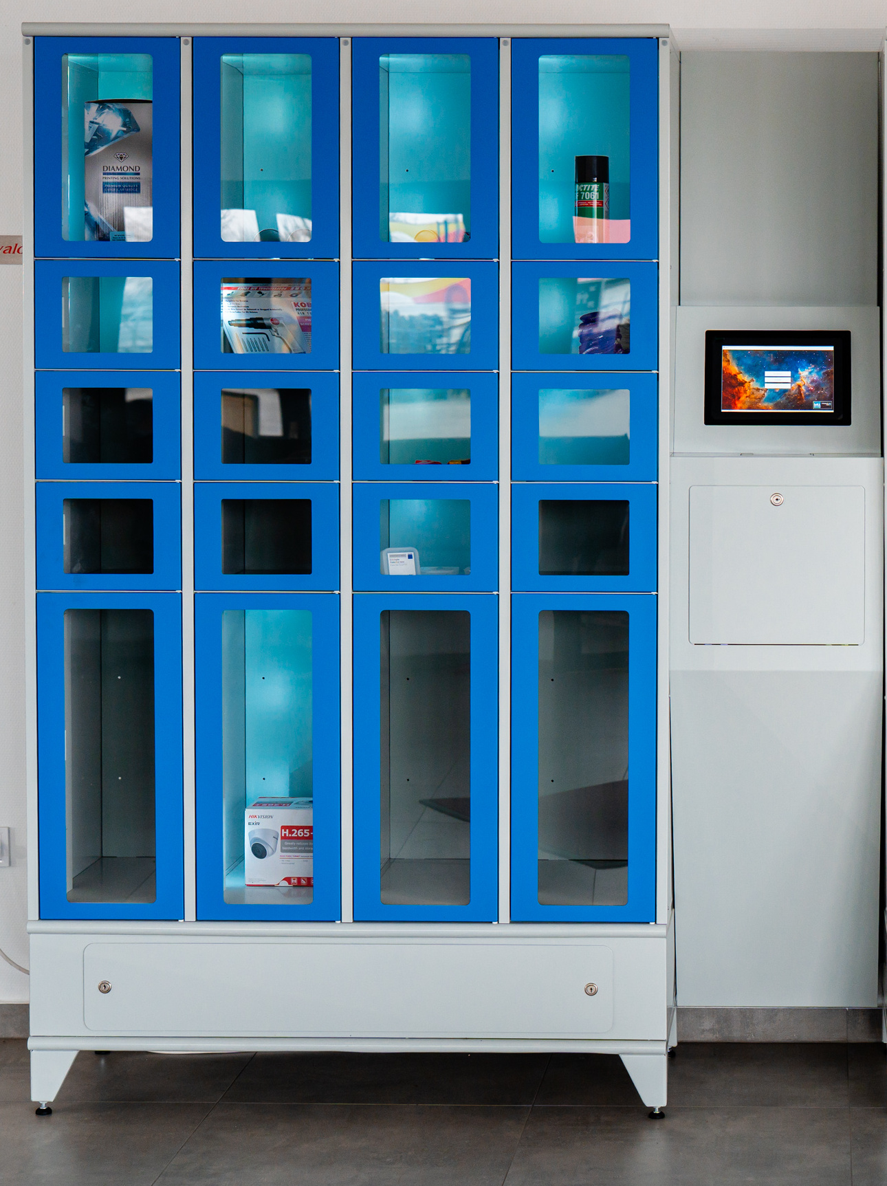 BITT - Window product and tool dispenser